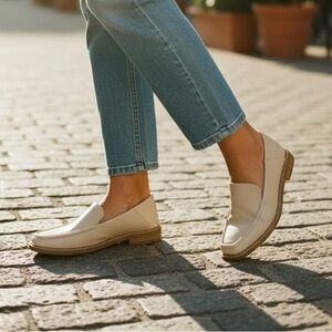 Dolce Vita Flirty Ivory Loafers Women’s Size 10 Slip On Flat Shoes NIB